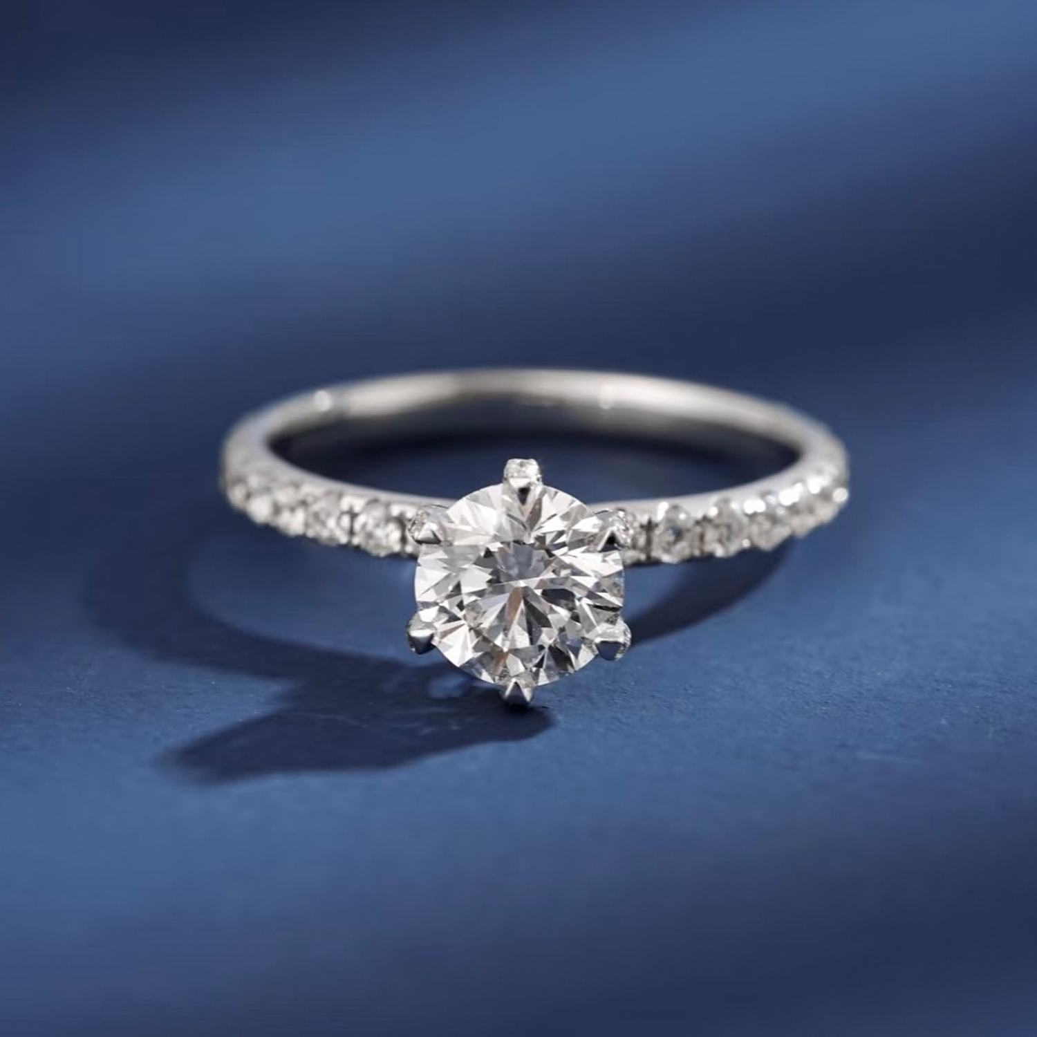 Raisove PT950鉑金 2.05cts 碎鑽六爪培育鑽石戒指 (R-032)